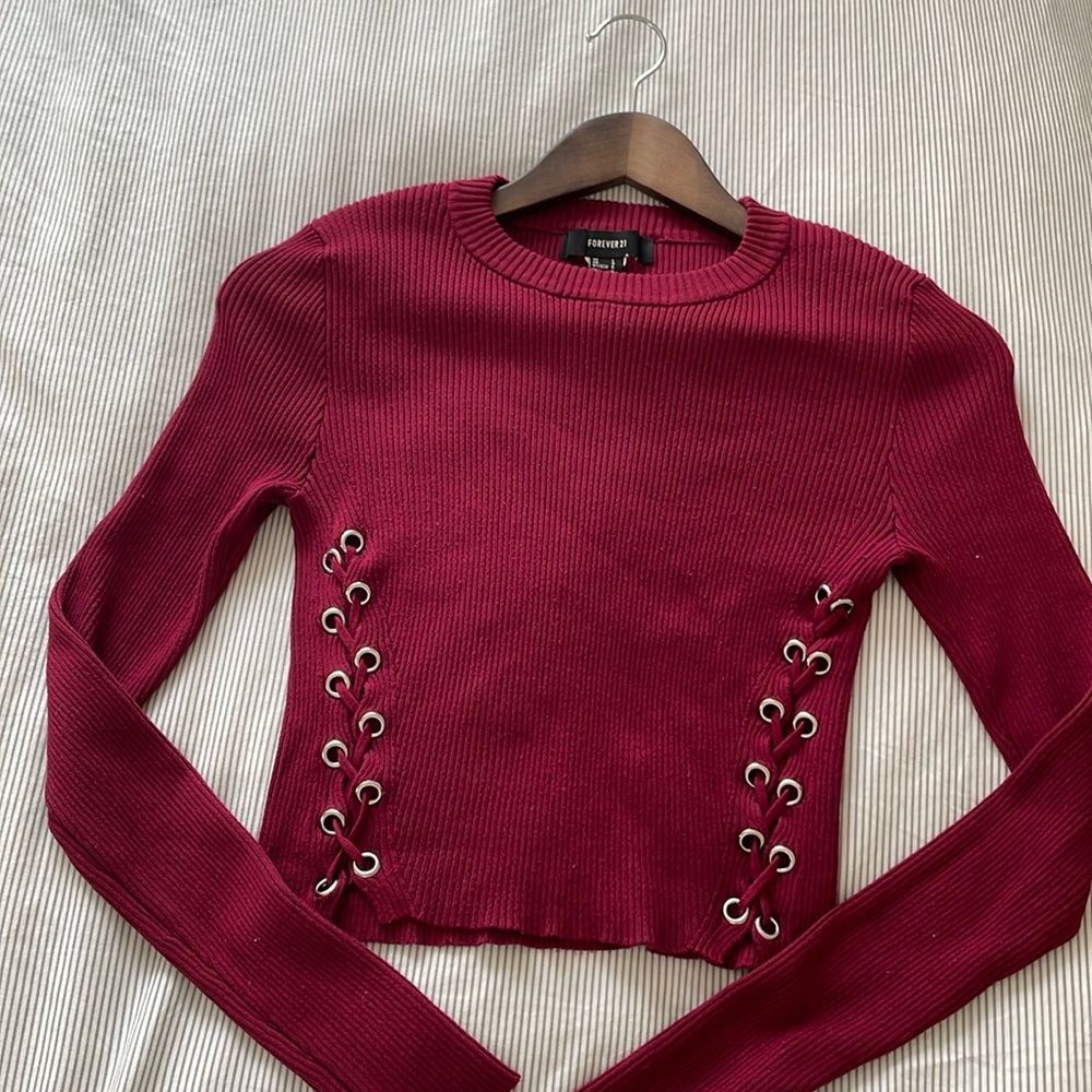Forever 21 Women's Burgundy Crop-top